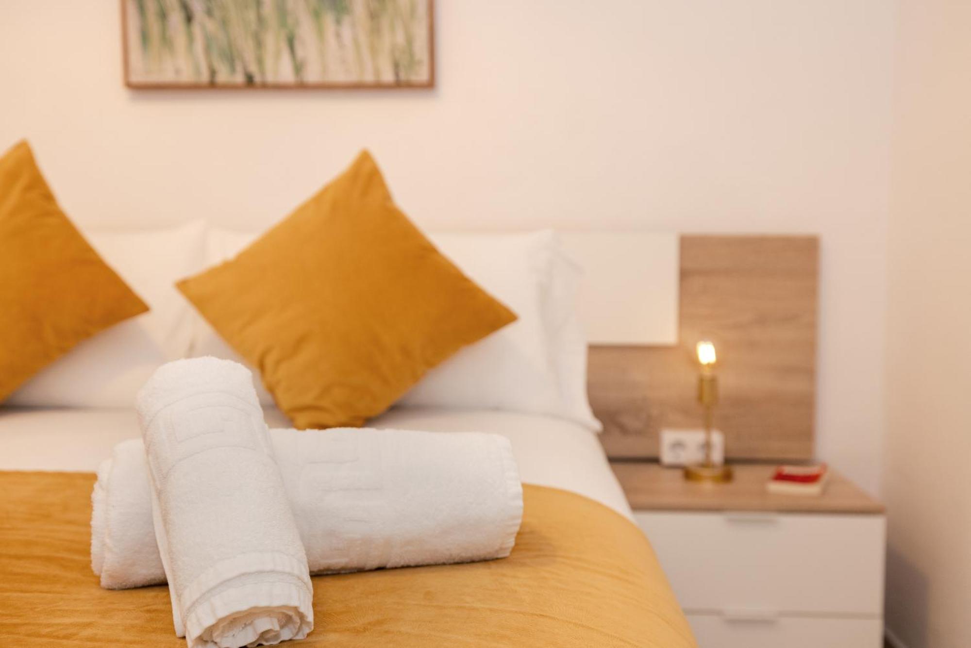 Apartamentos Trianasol Sevilla Bagian luar foto