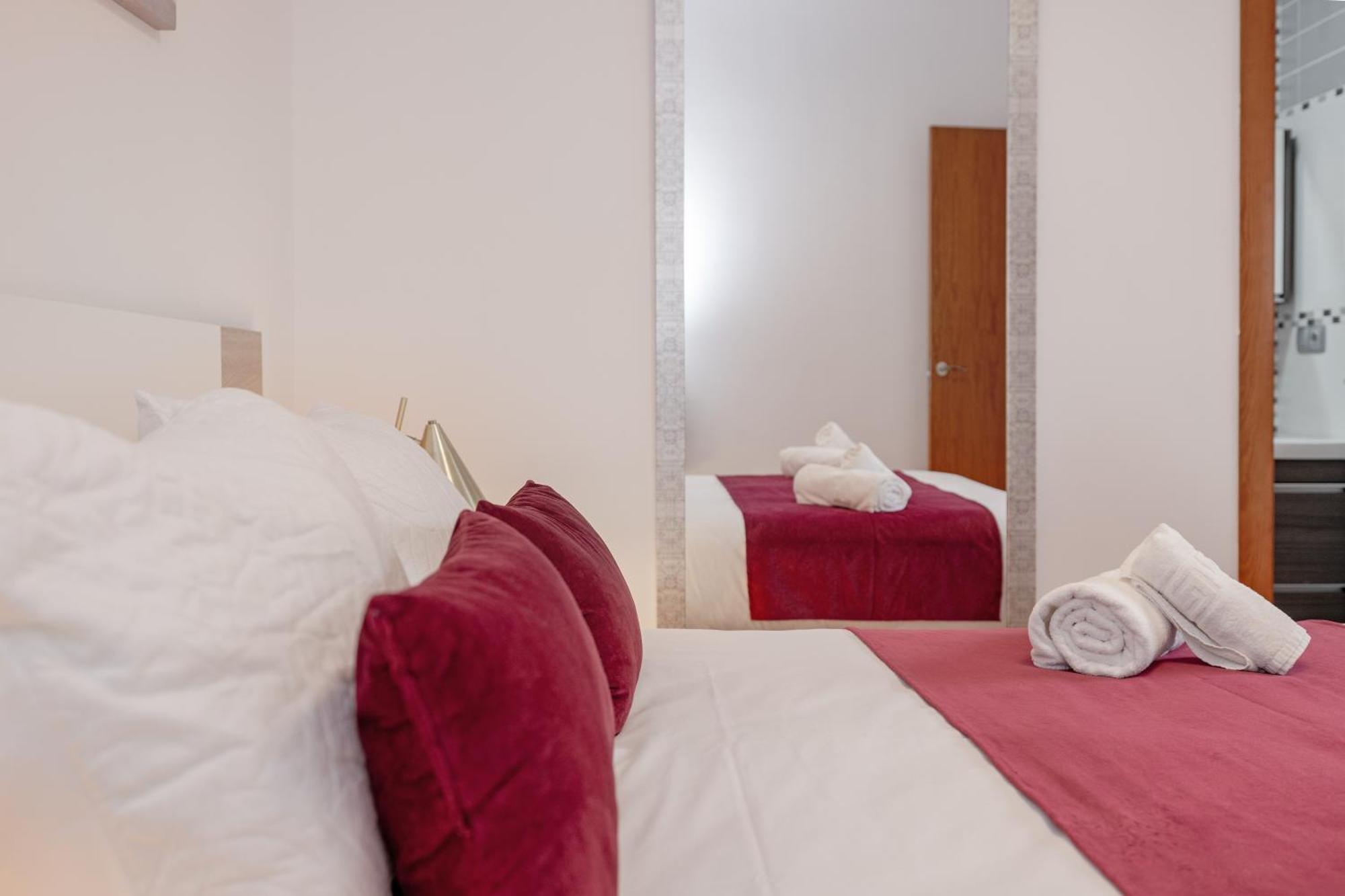 Apartamentos Trianasol Sevilla Bagian luar foto